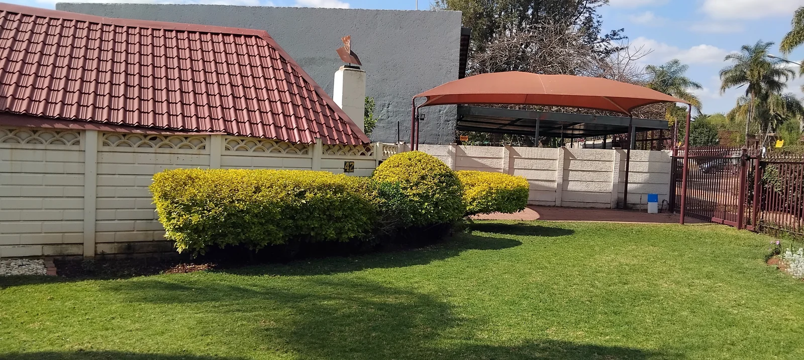 A Home That Offers More Than Just Space in Flora Park