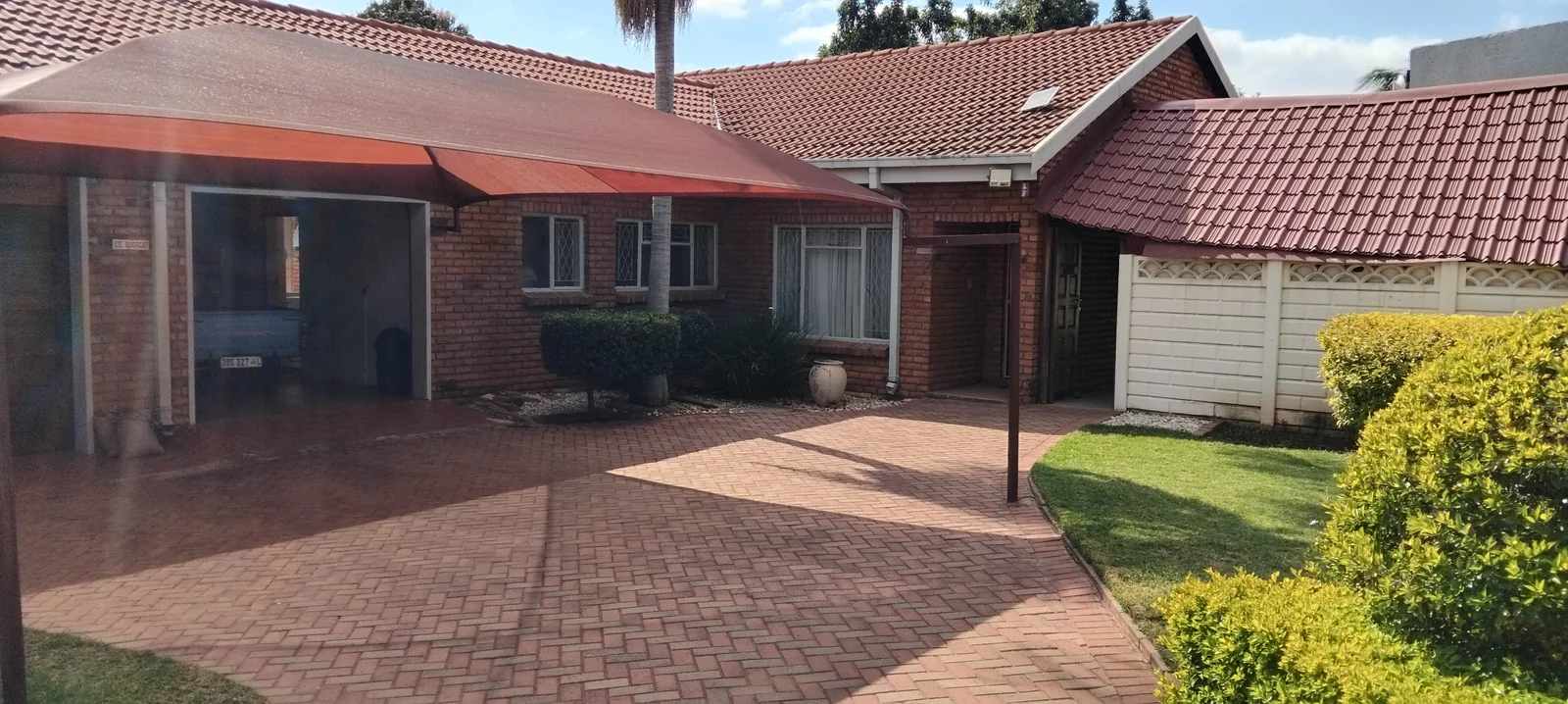 A Home That Offers More Than Just Space in Flora Park
