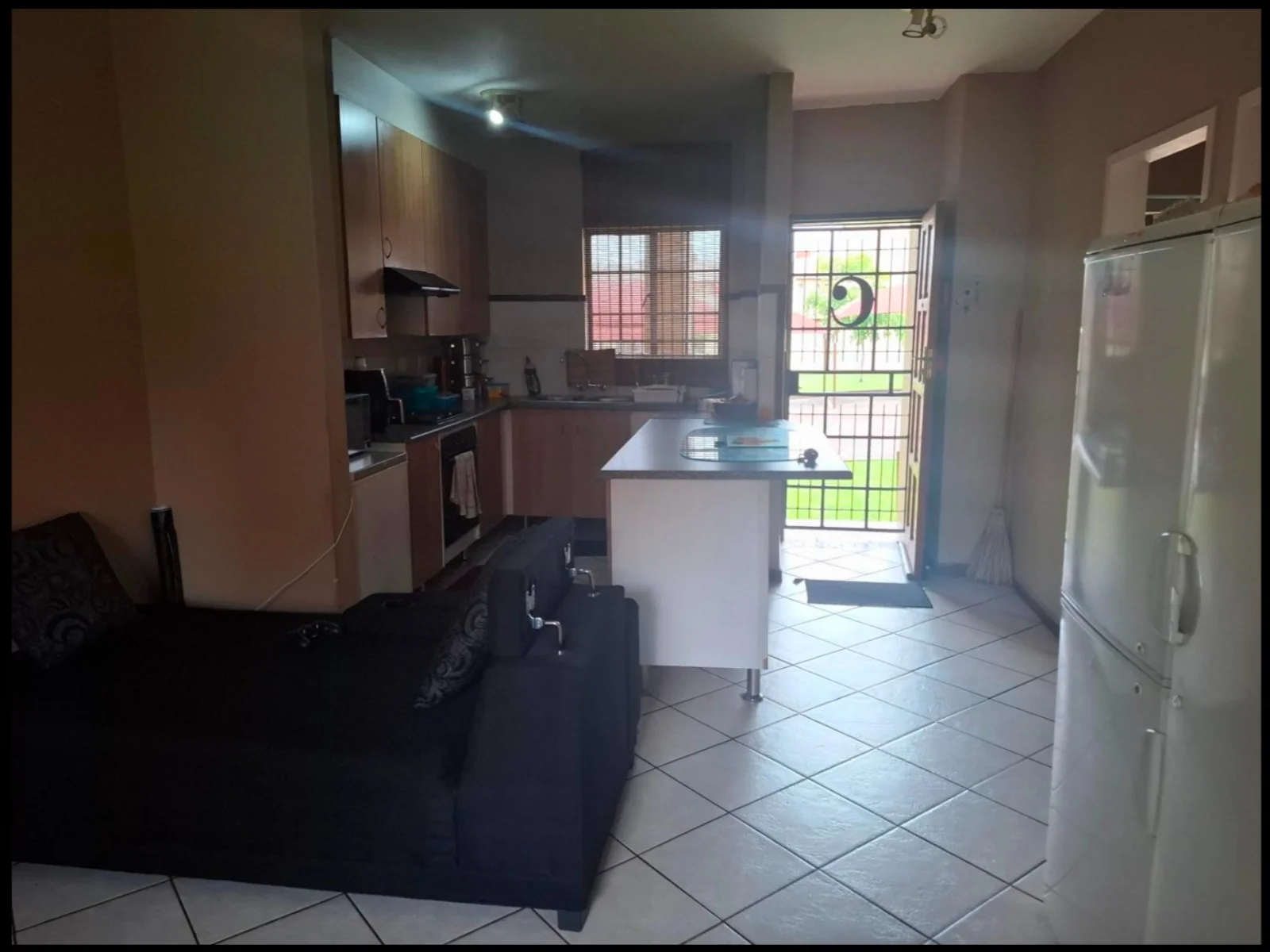 2-Bedroom Ground-Floor Apartment in Secure Estate