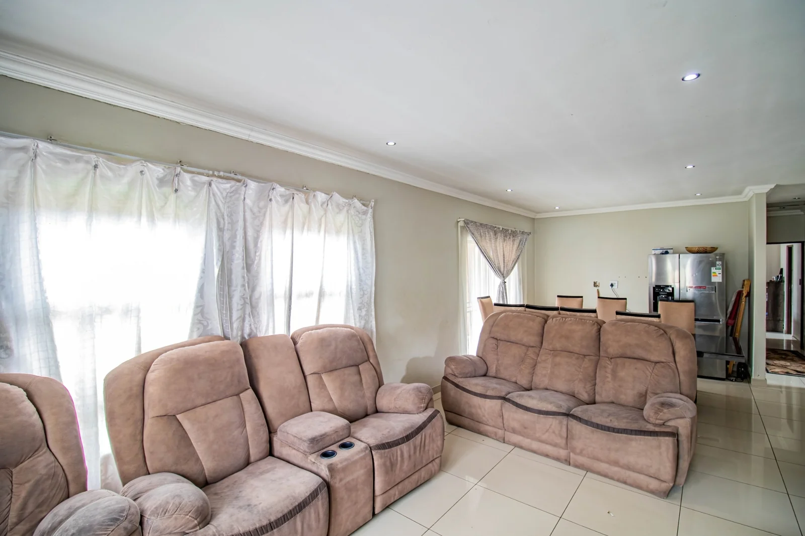 3-Bedroom, 2-Bathroom Family Home with Double Automated Garage To RENT in Parklands Secure Estate, Clayville