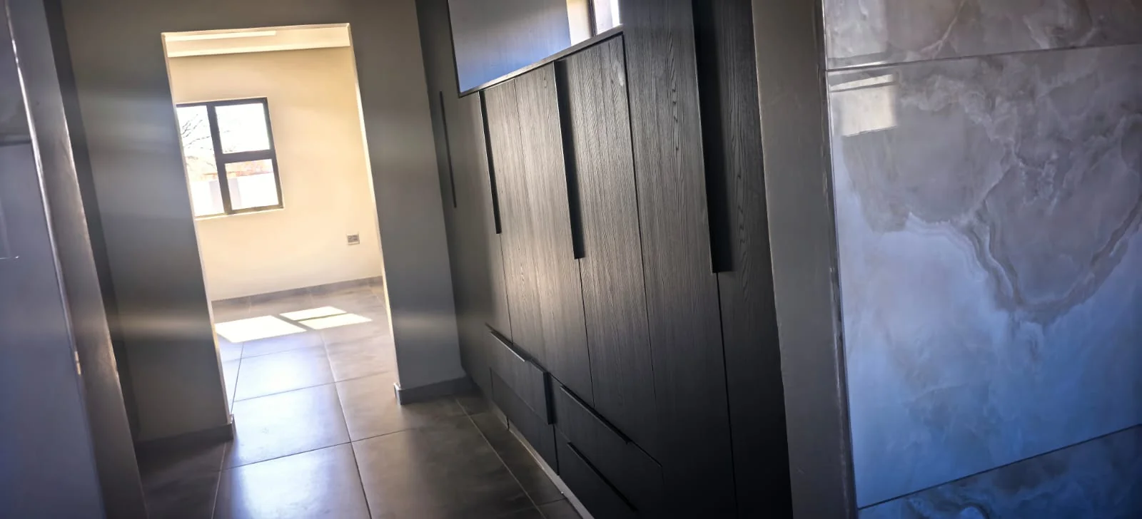 MODERN SINGLE-STOREY HOME IN BENDOR MEADOWS
