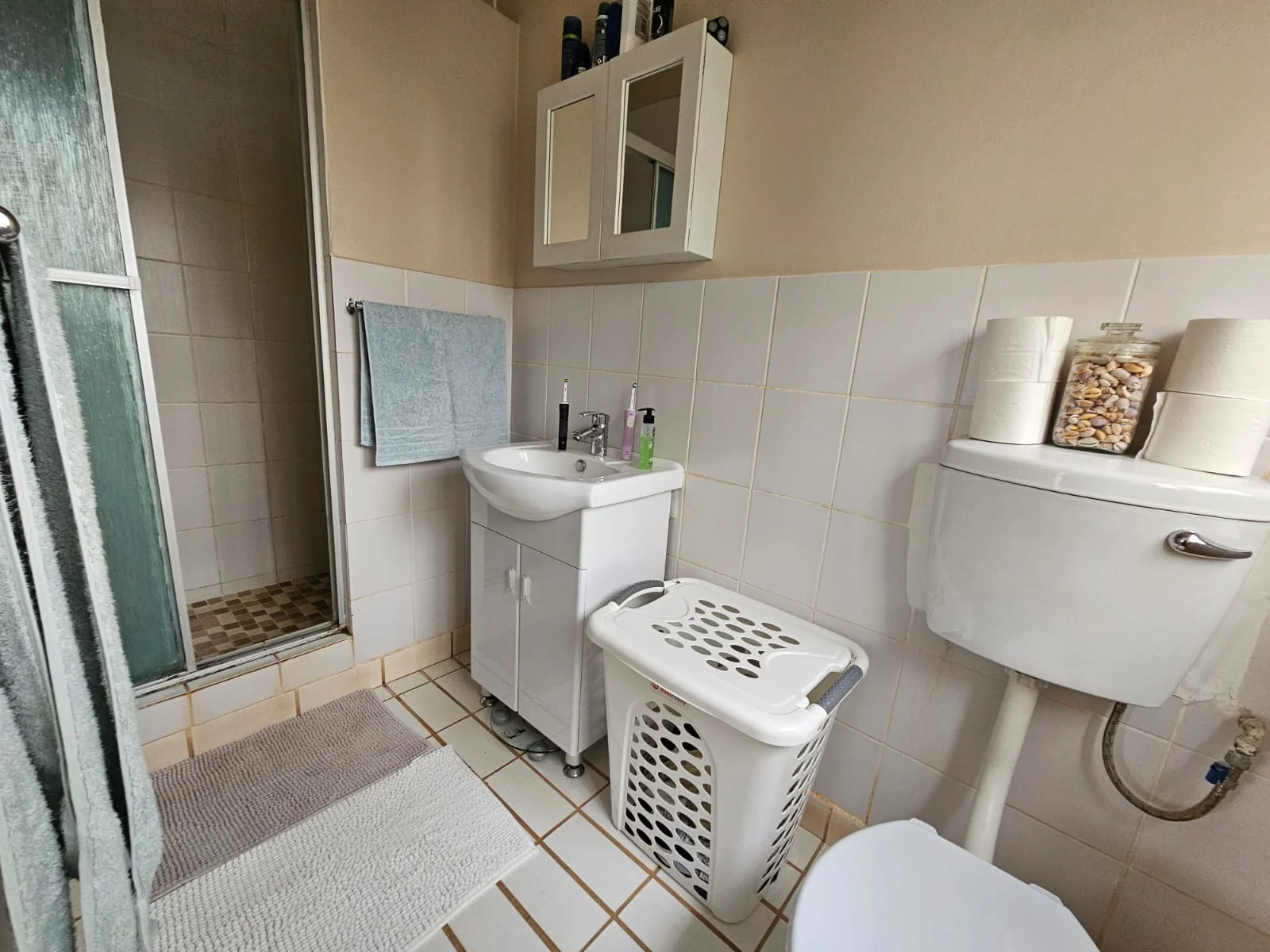 Spacious 4-Bedroom Home with Flatlet Looking for Its New Family