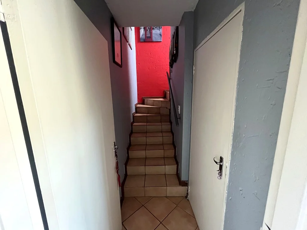 2 Bedroom Duplex in Glen Marais