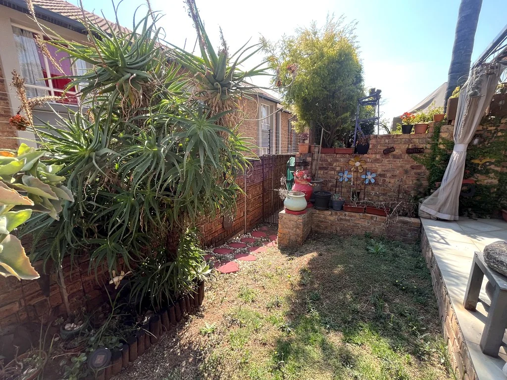 2 Bedroom Duplex in Glen Marais