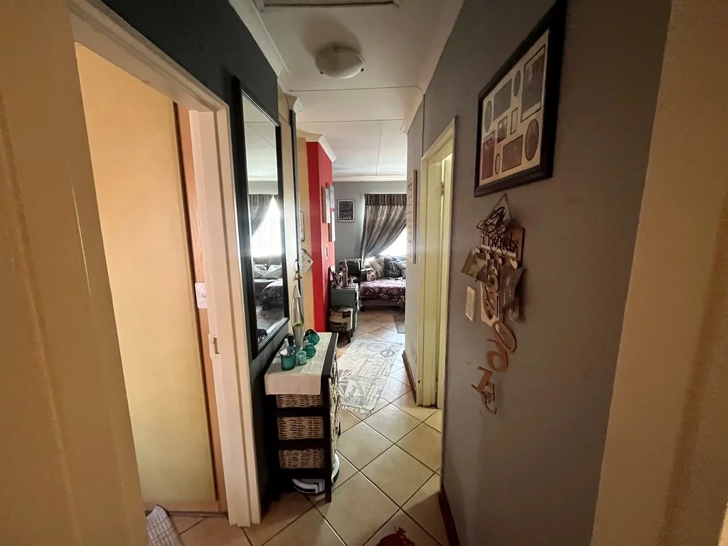 2 Bedroom Duplex in Glen Marais
