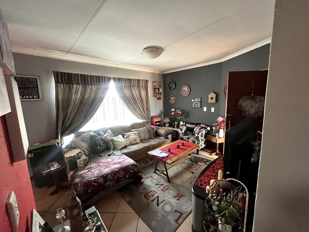 2 Bedroom Duplex in Glen Marais