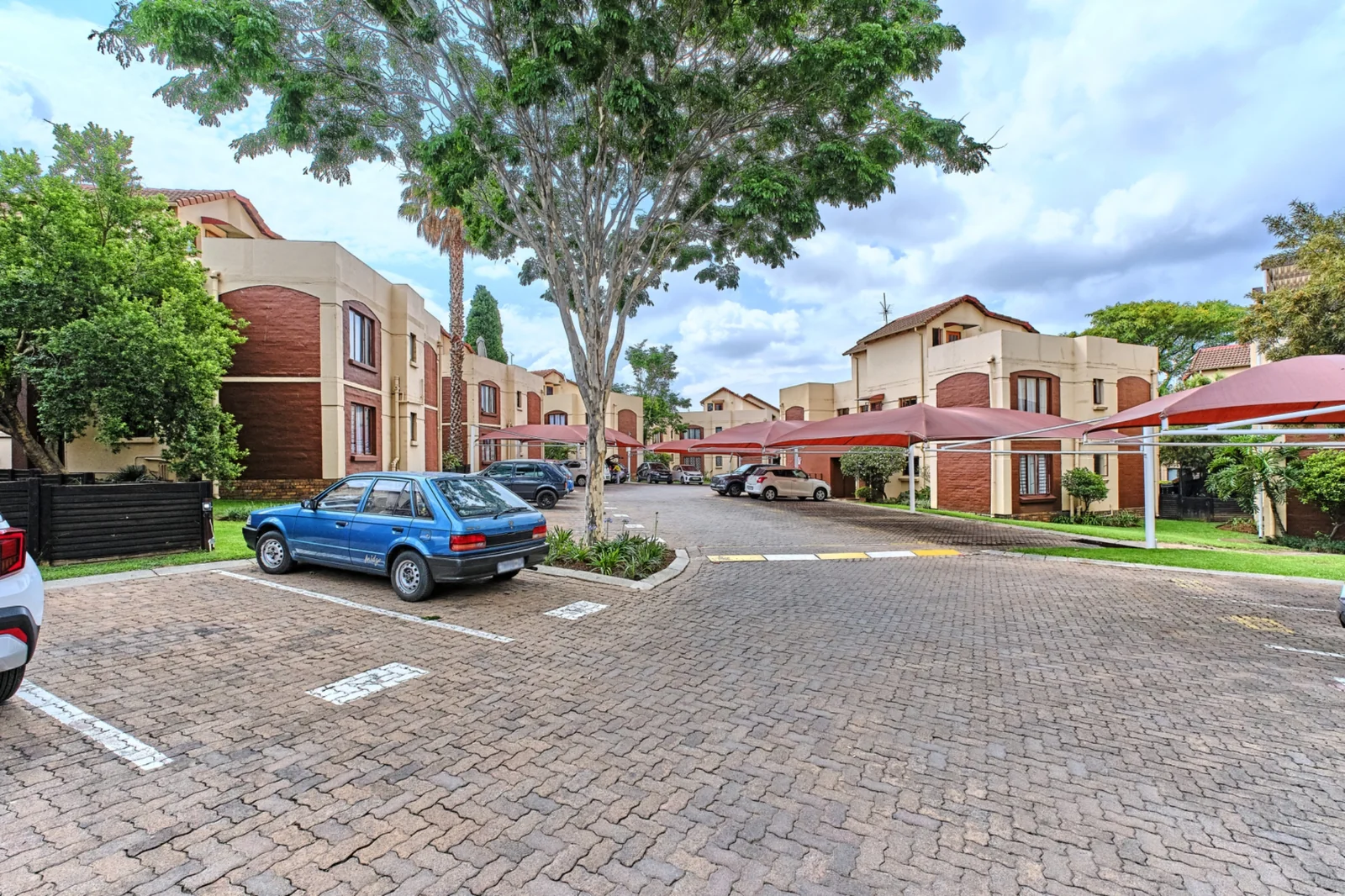 2 Bed, 1 Bath Apartment Including Loft For Sale In Bromhof.