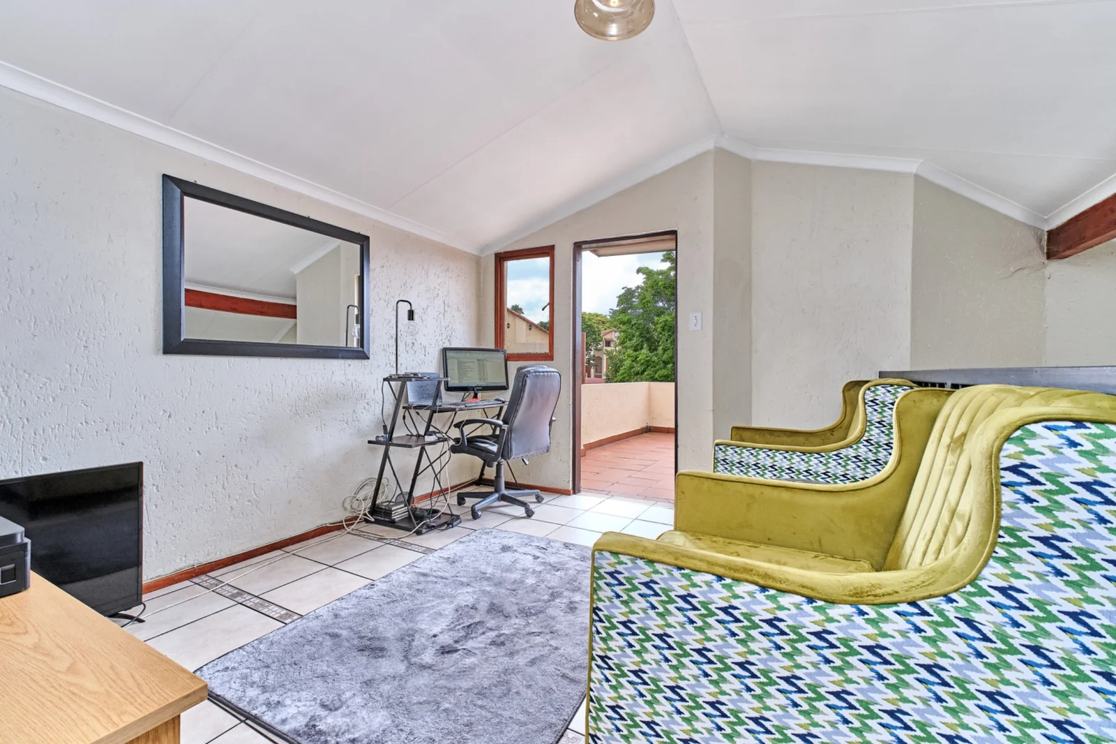 2 Bed, 1 Bath Apartment Including Loft For Sale In Bromhof.