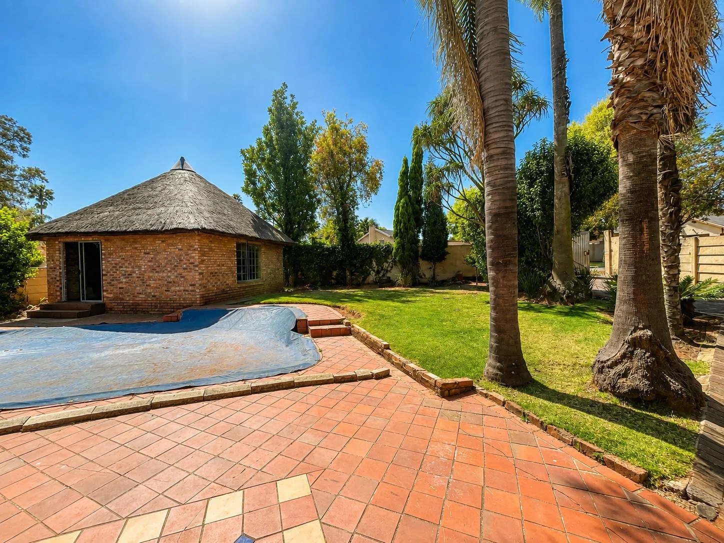 Spacious Family Home with Pool