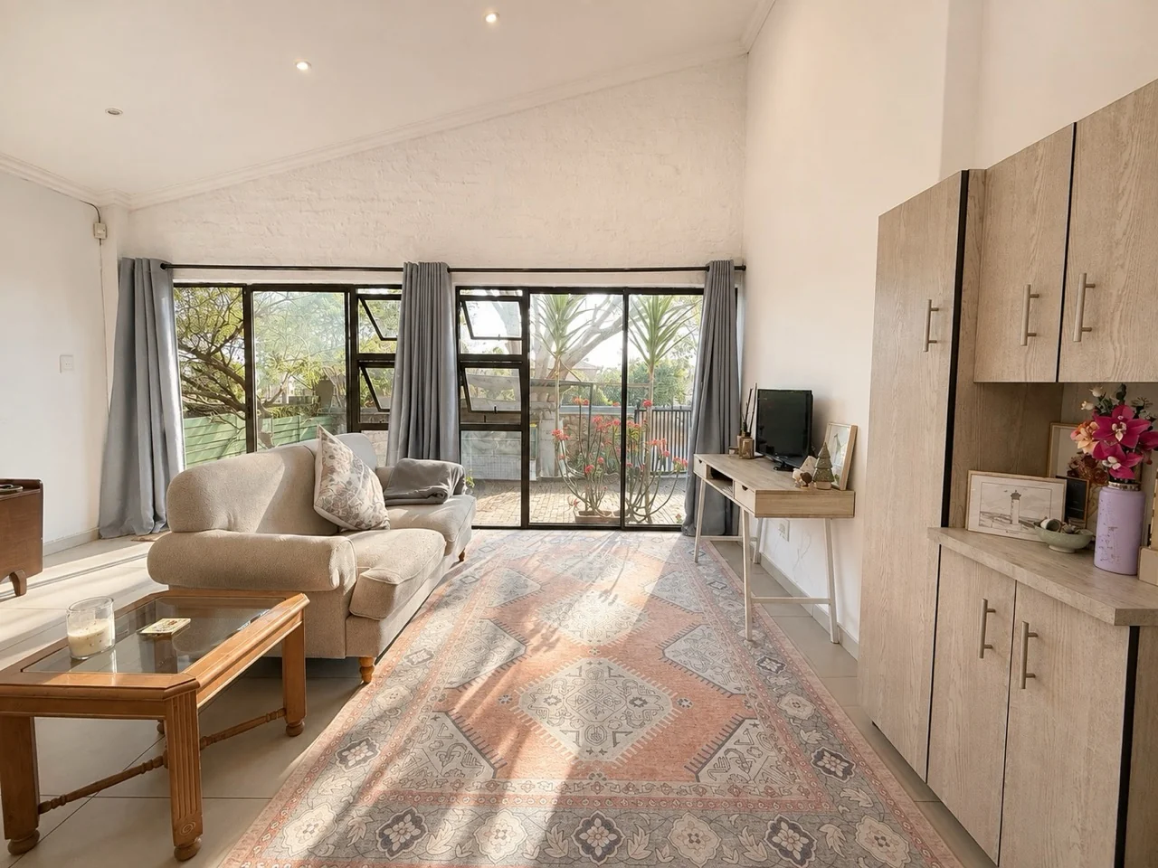 1 BEDROOM GARDEN COTTAGE FOR RENT IN IRENE