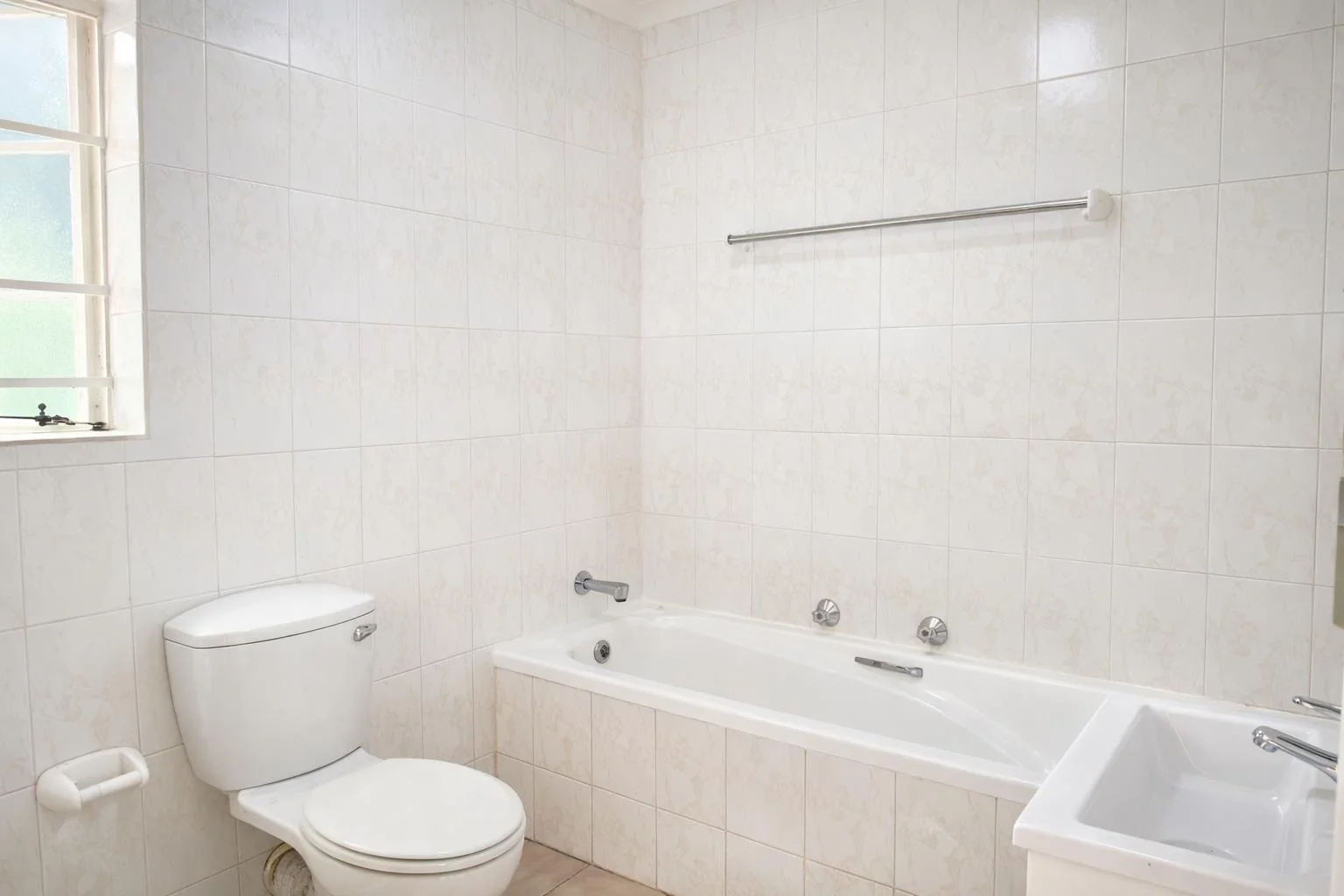 1 Bedroom, 1 bathroom apartment for Sale in Weltevreden Park