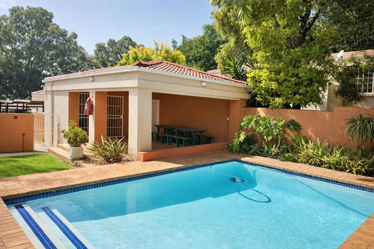 1 Bedroom, 1 bathroom apartment for Sale in Weltevreden Park