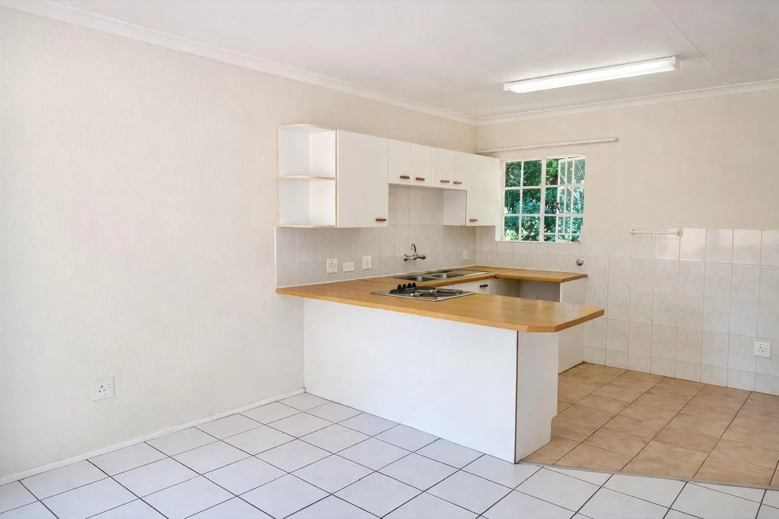 1 Bedroom, 1 bathroom apartment for Sale in Weltevreden Park
