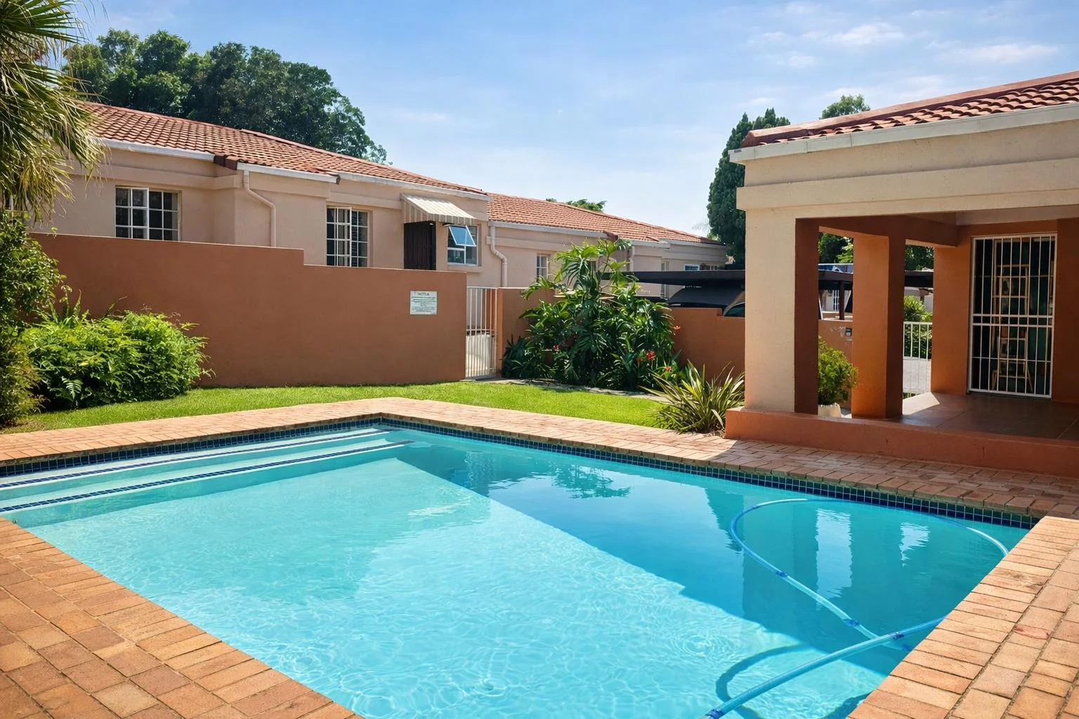 1 Bedroom, 1 bathroom apartment for Sale in Weltevreden Park