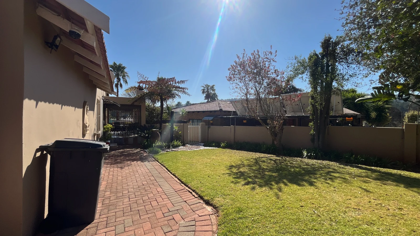 Spacious Freestanding Family Home to Rent in Rangeview