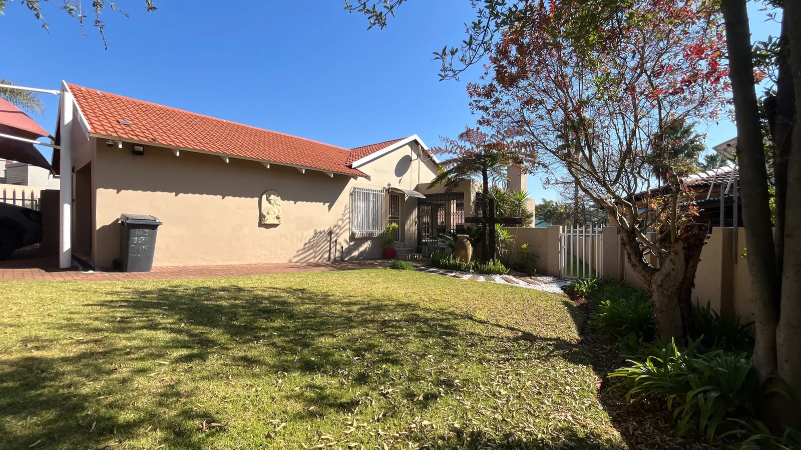 Spacious Freestanding Family Home to Rent in Rangeview