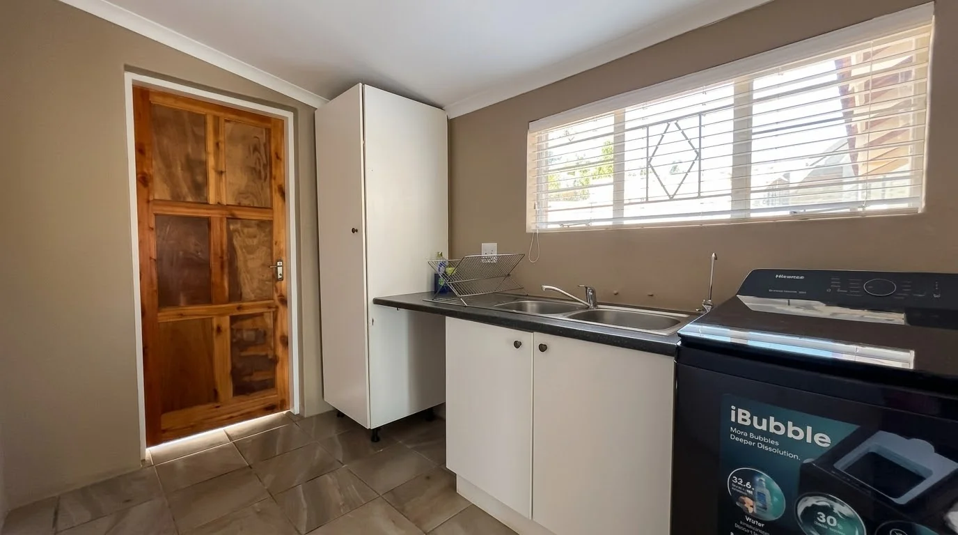 Spacious Freestanding Family Home to Rent in Rangeview
