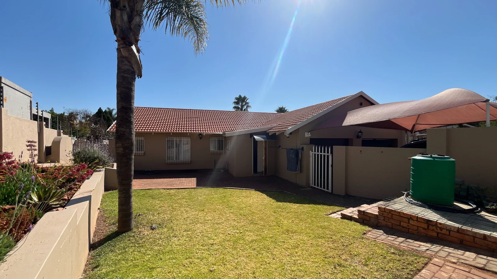 Spacious Freestanding Family Home to Rent in Rangeview