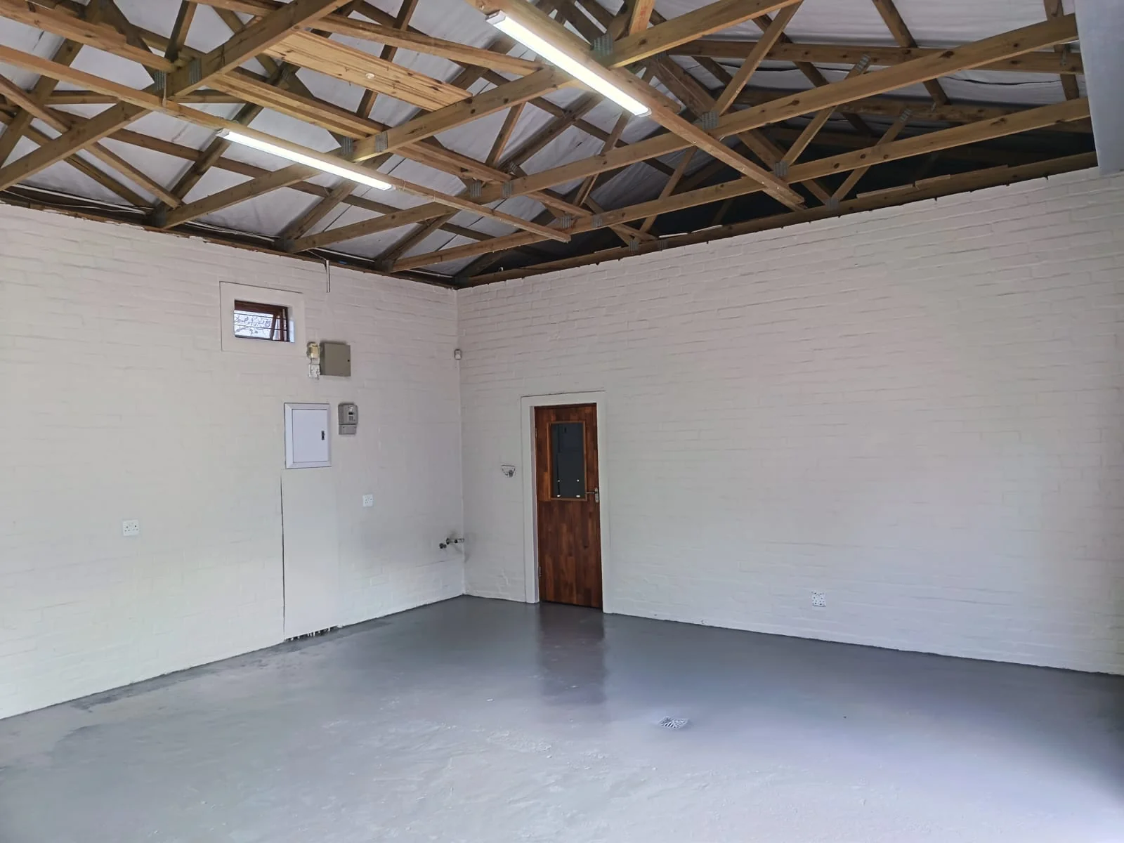 Commercial Offices / Industrial Space To Let on Bon Esperance Fruit Farm, R44, Stellenbosch farms, available immediately.