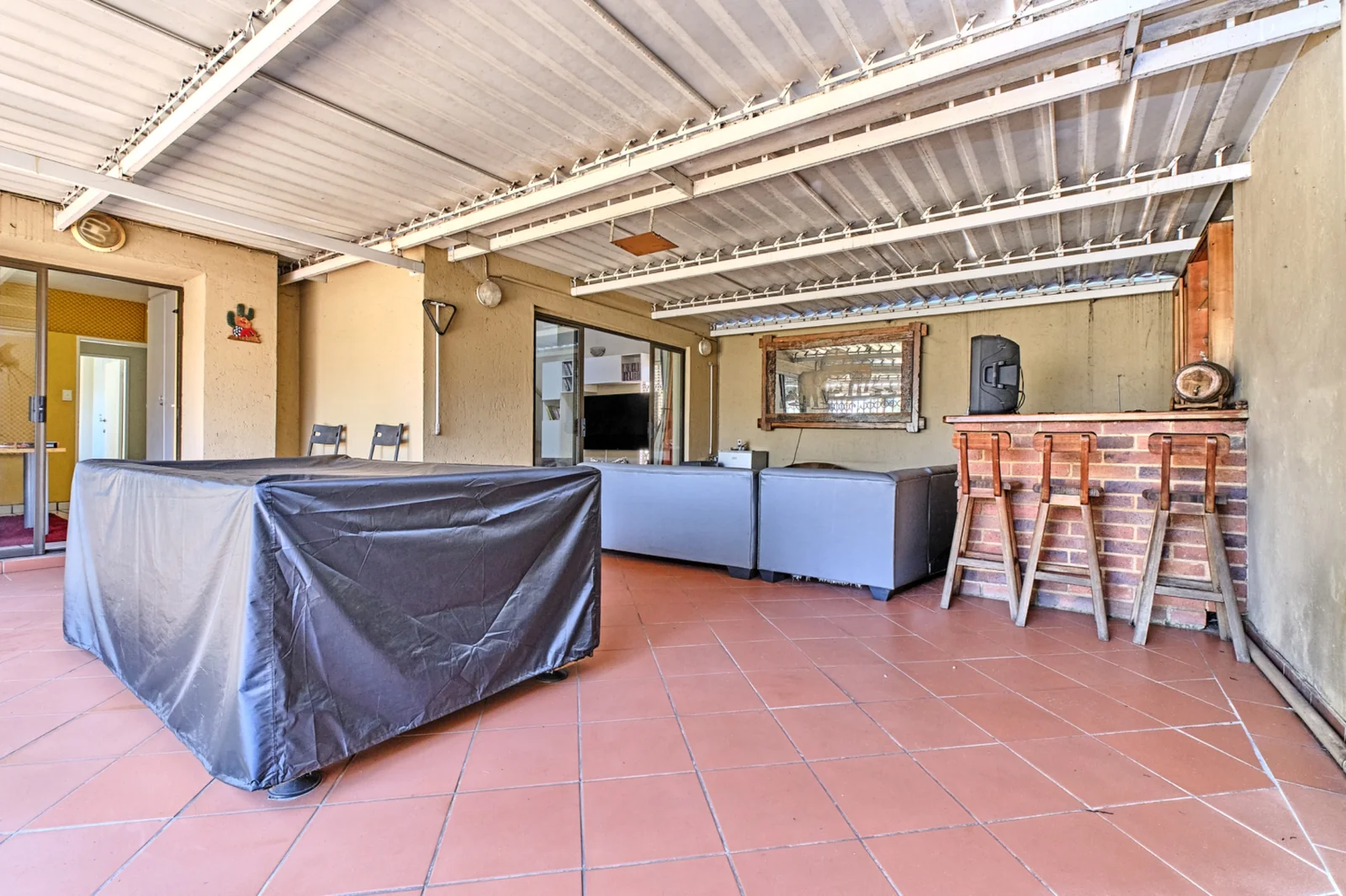 5 bedroom Home for sale in Radiokop/Strubensvalley