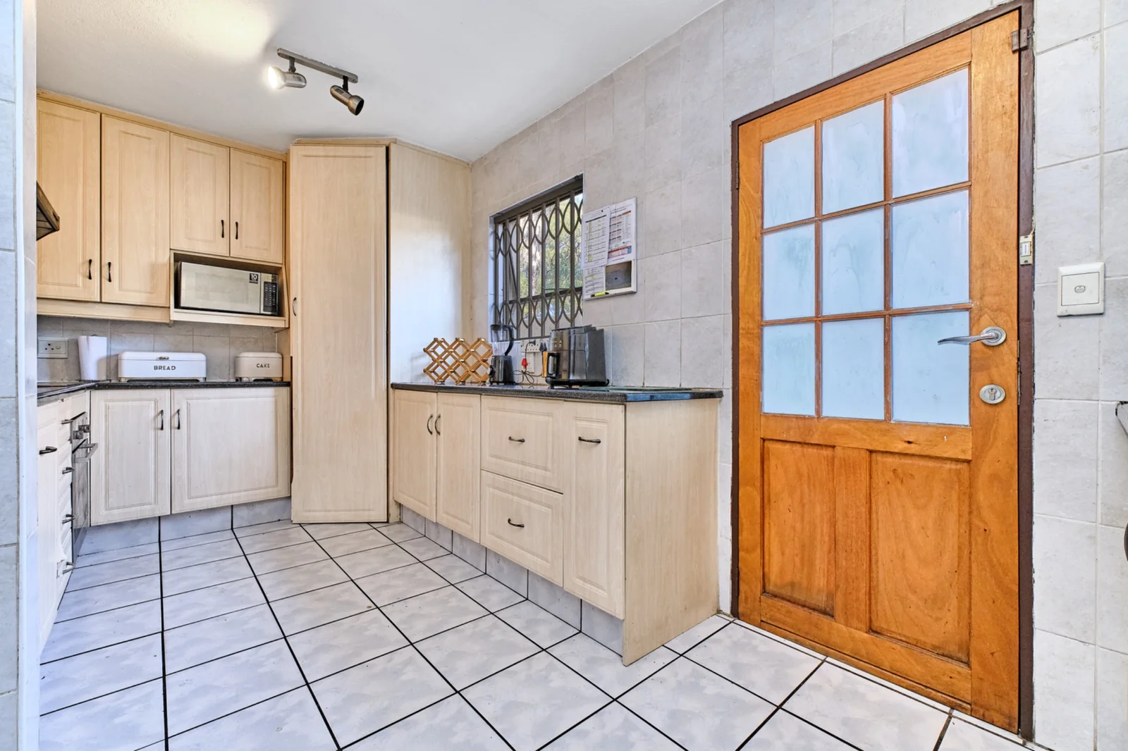 5 bedroom Home for sale in Radiokop/Strubensvalley