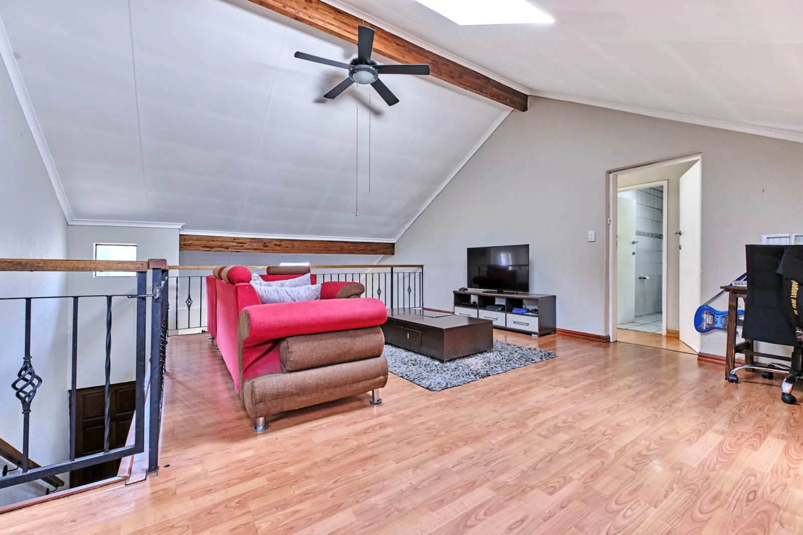 5 bedroom Home for sale in Radiokop/Strubensvalley