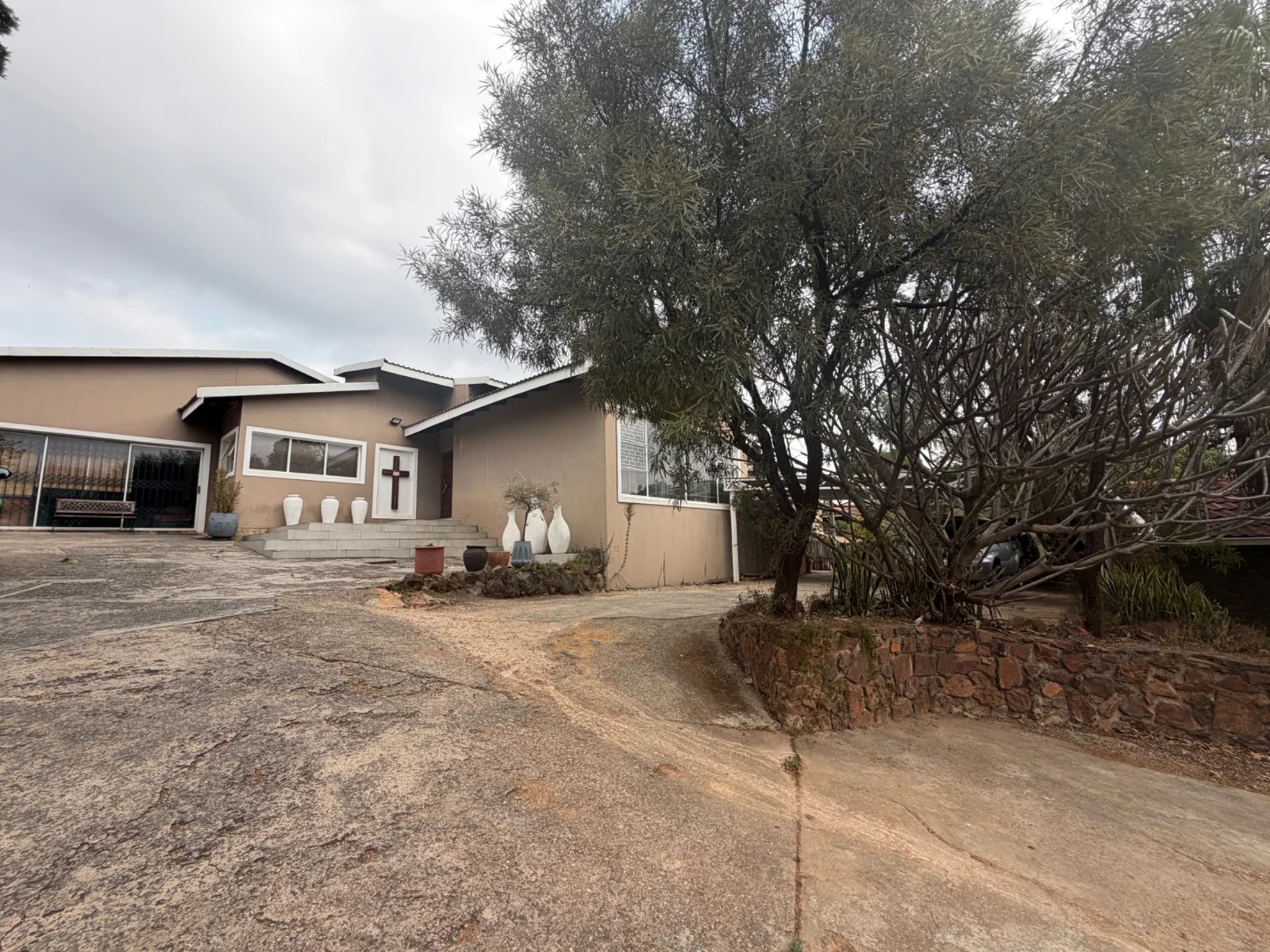 HUGE POTENTIAL FOR EXTRA INCOME ...... INSIDE A BOOMED OFF AREA.