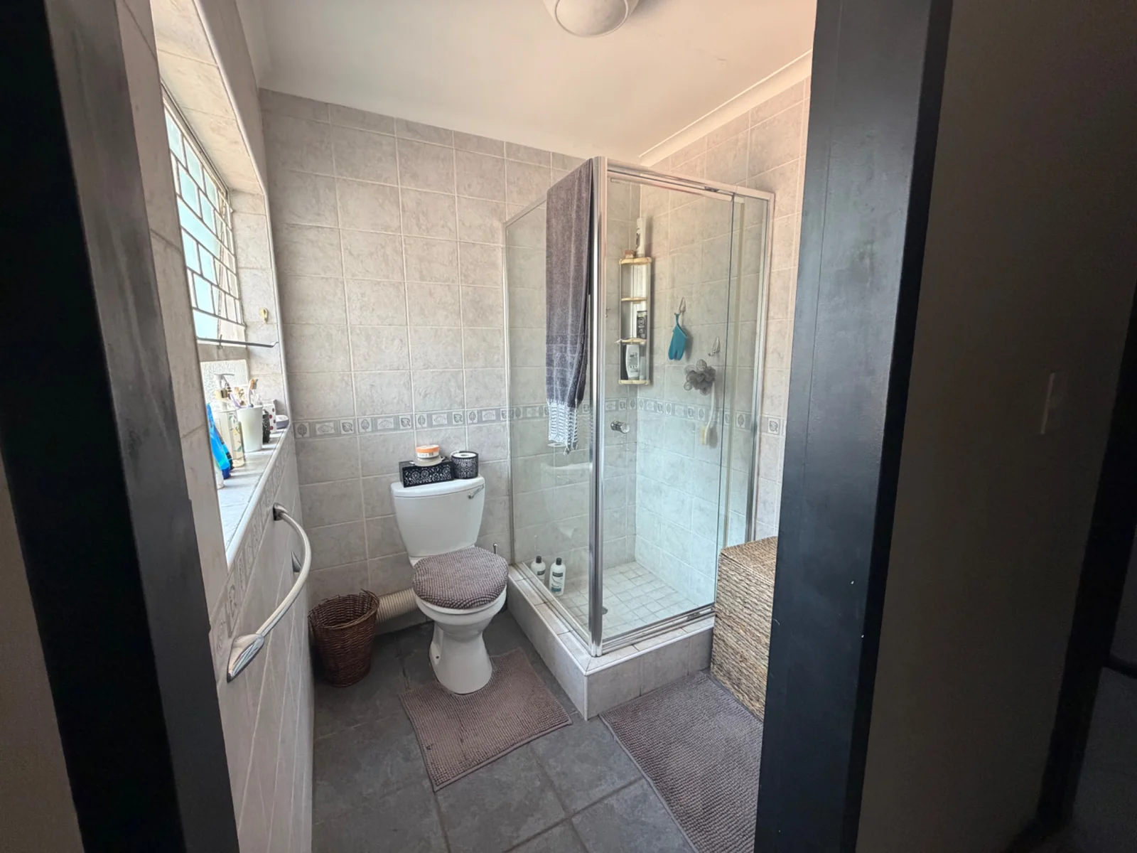 HUGE POTENTIAL FOR EXTRA INCOME ...... INSIDE A BOOMED OFF AREA.