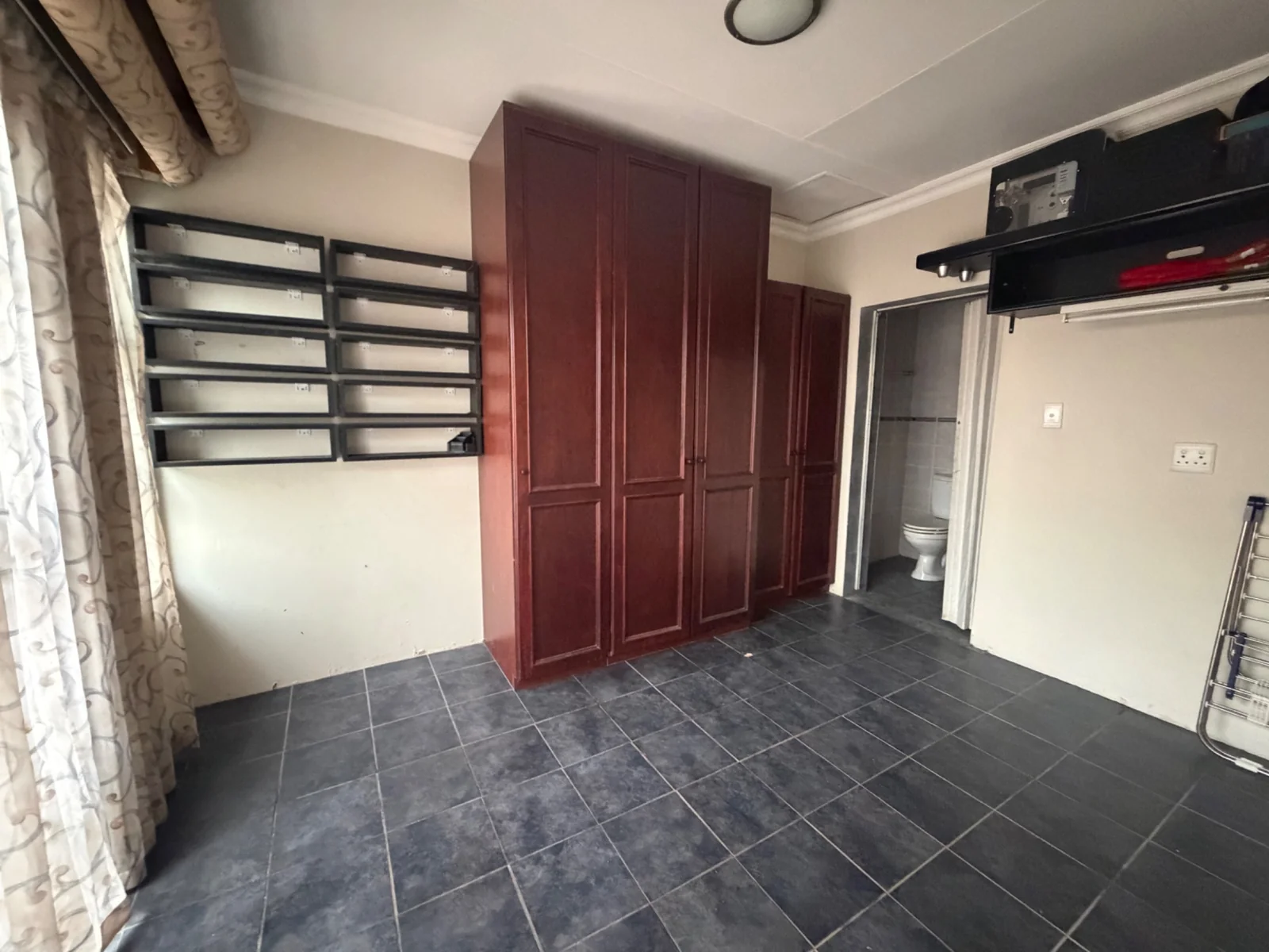 HUGE POTENTIAL FOR EXTRA INCOME ...... INSIDE A BOOMED OFF AREA.