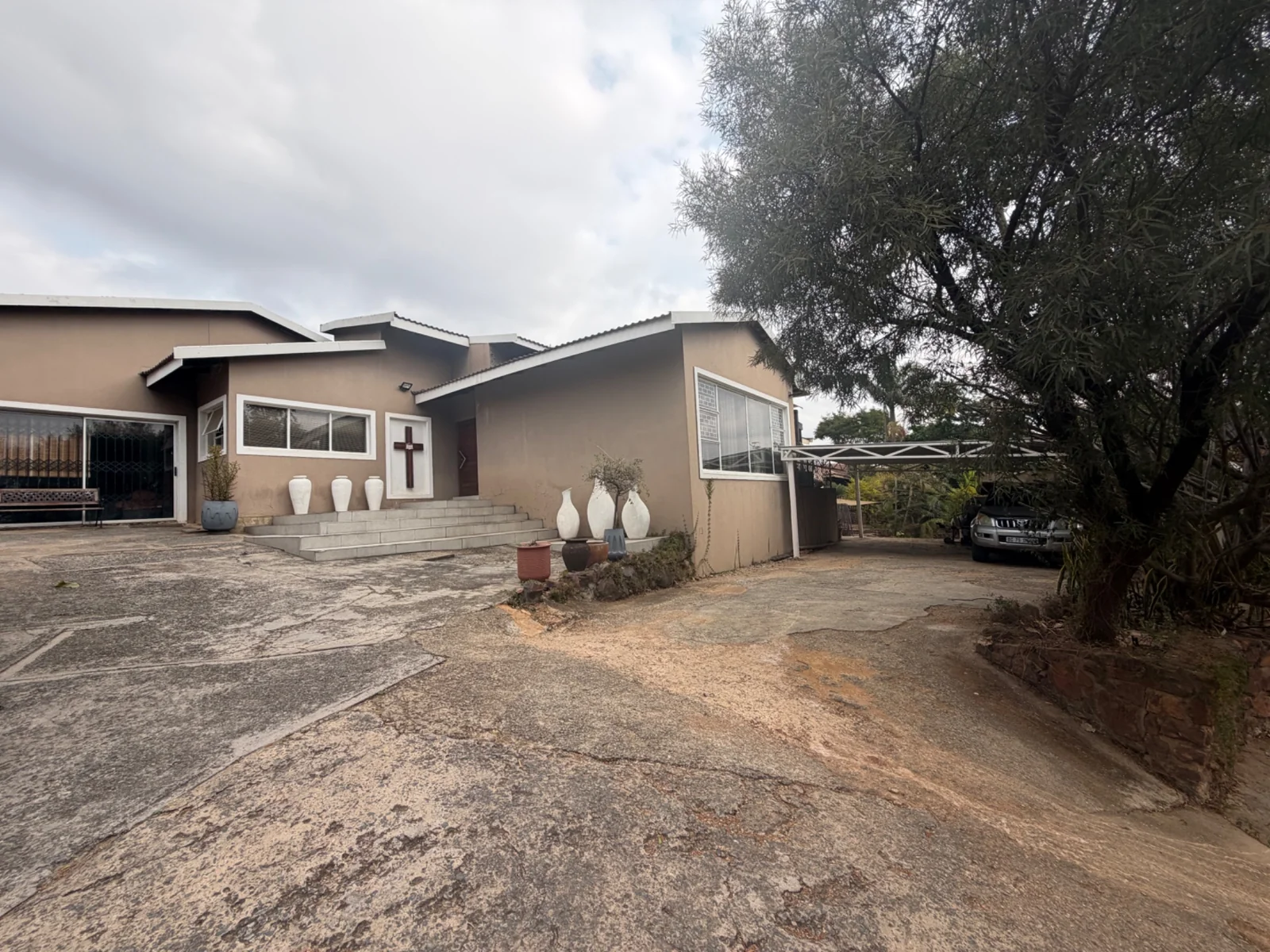 HUGE POTENTIAL FOR EXTRA INCOME ...... INSIDE A BOOMED OFF AREA.
