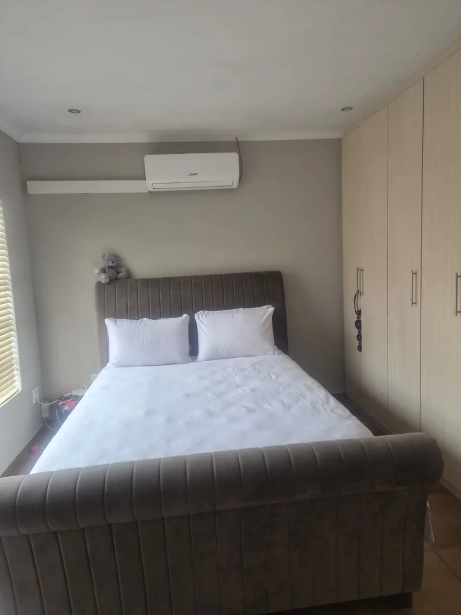 3 Bedroom House for Sale In Waterkloof East