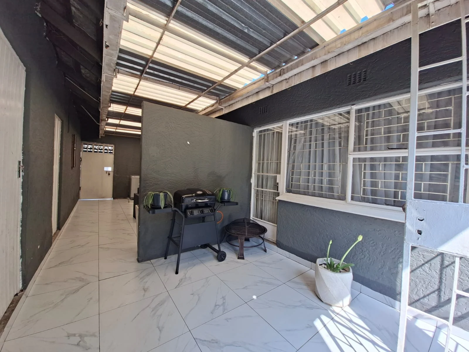 Spacious 3-Bedroom Family Home with Excellent Parking