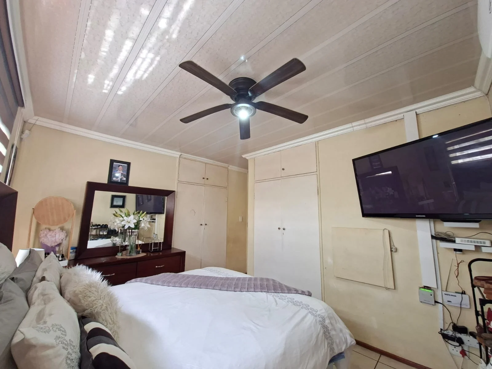 Spacious 3-Bedroom Family Home with Excellent Parking