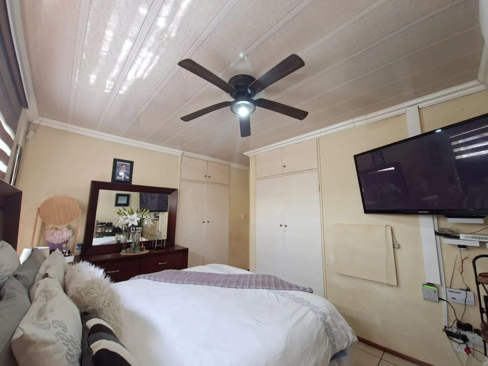 Spacious 3-Bedroom Family Home with Excellent Parking