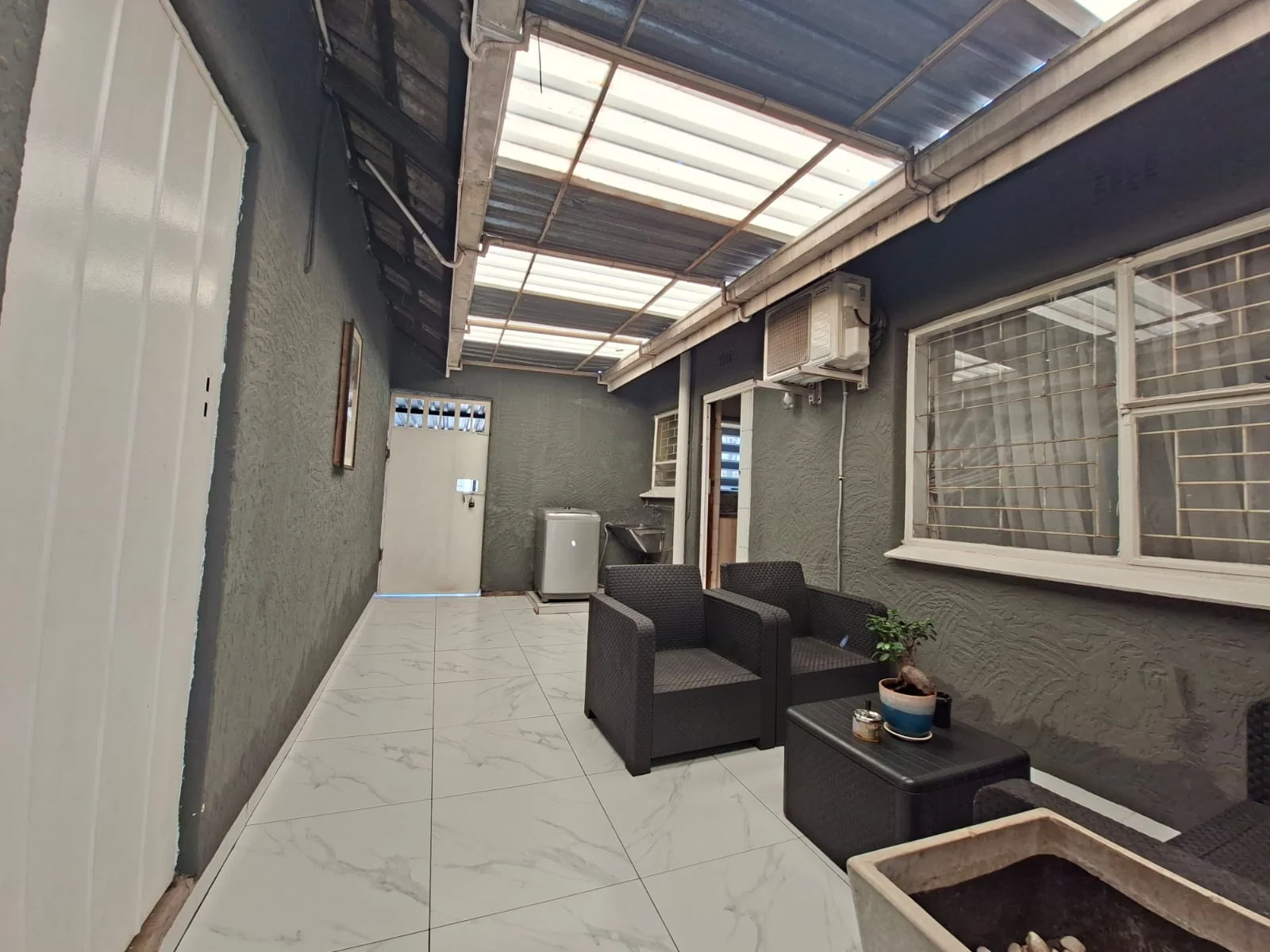 Spacious 3-Bedroom Family Home with Excellent Parking