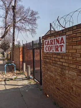 1 Fifth, Florida, Roodepoort