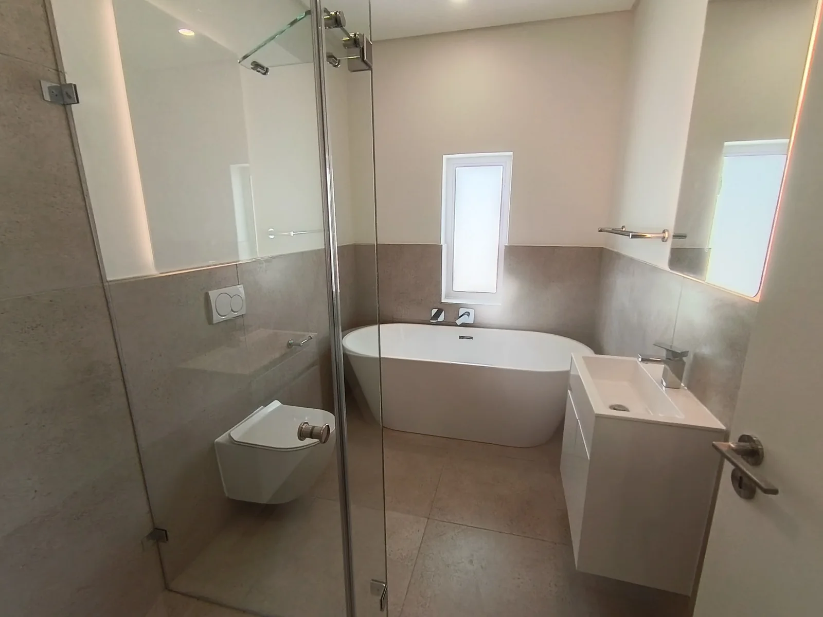 NEWLY BUILT 3-BEDROOM HOME TO RENT  AT VOLIERE ESTATE, STELLENBOSCH <br/><br/>Available from 1 October 2026 / Rental: R30 000 per month
