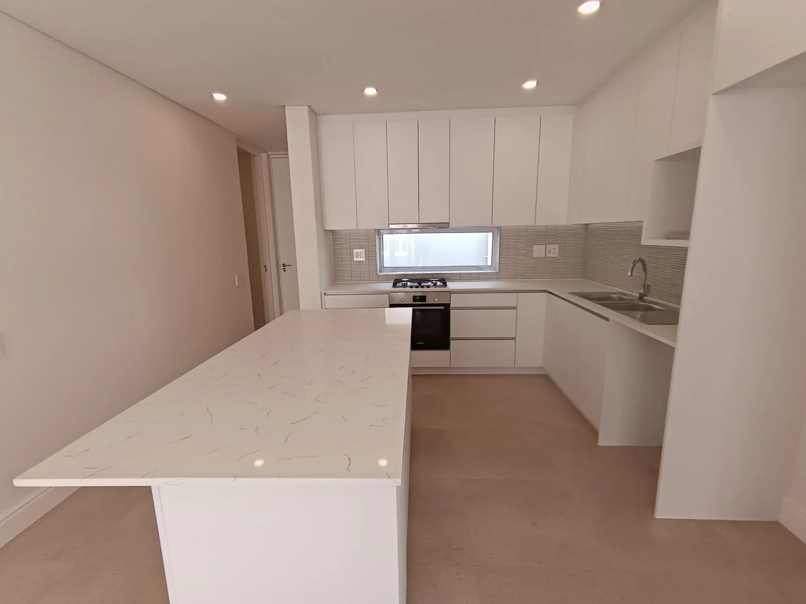 NEWLY BUILT 3-BEDROOM HOME TO RENT  AT VOLIERE ESTATE, STELLENBOSCH <br/><br/>Available from 1 October 2026 / Rental: R30 000 per month