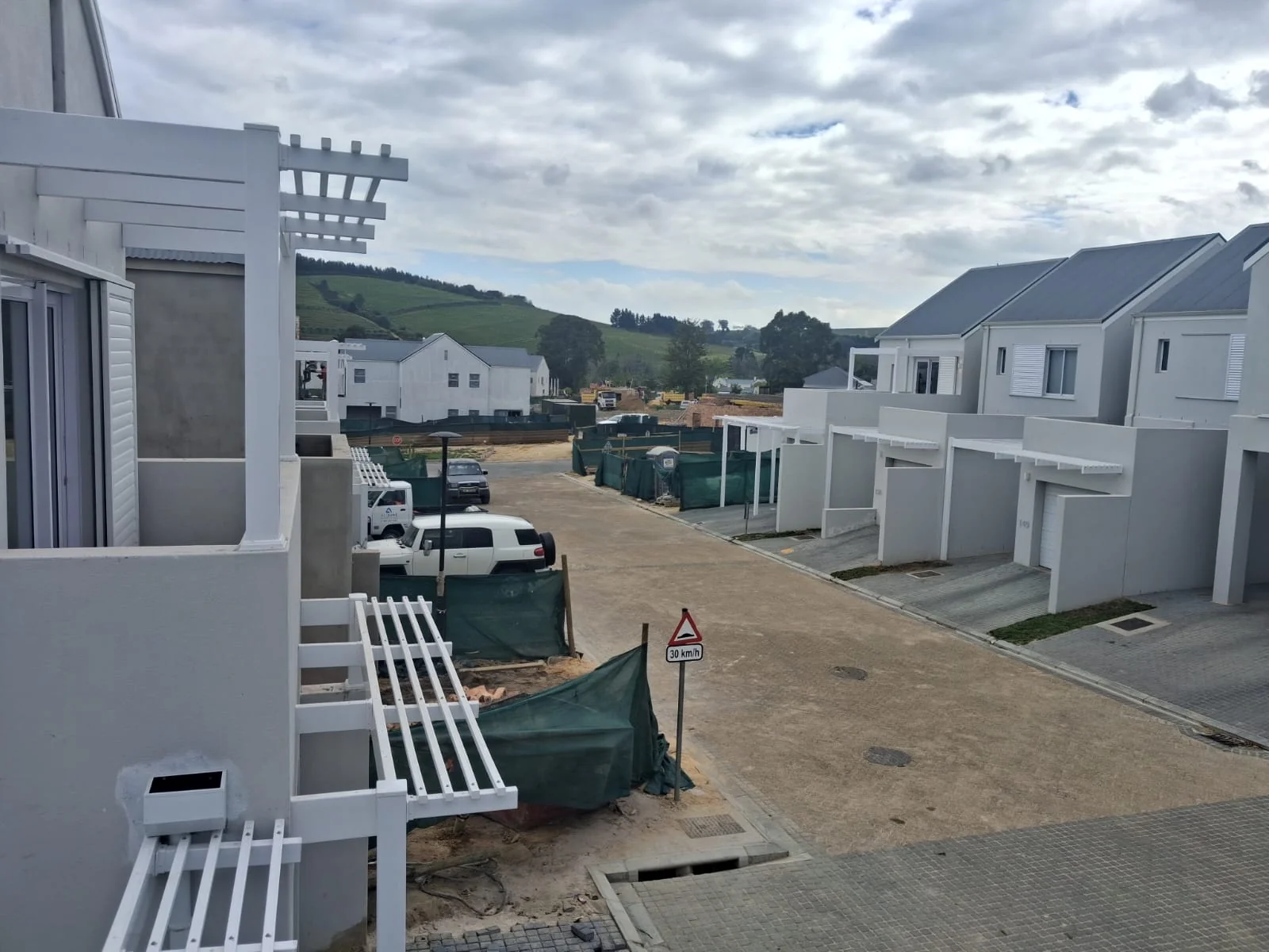 NEWLY BUILT 3-BEDROOM HOME TO RENT  AT VOLIERE ESTATE, STELLENBOSCH <br/><br/>Available from 1 October 2026 / Rental: R30 000 per month