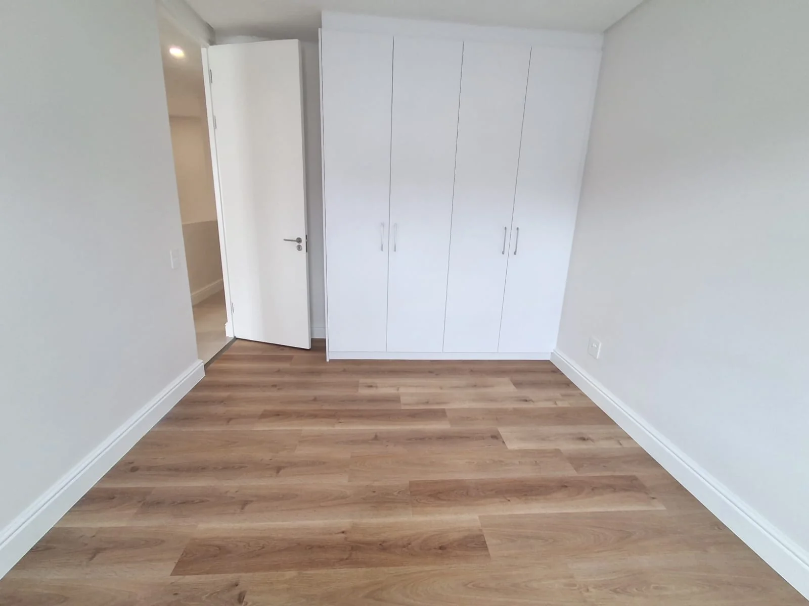 NEWLY BUILT 3-BEDROOM HOME TO RENT  AT VOLIERE ESTATE, STELLENBOSCH <br/><br/>Available from 1 October 2026 / Rental: R30 000 per month
