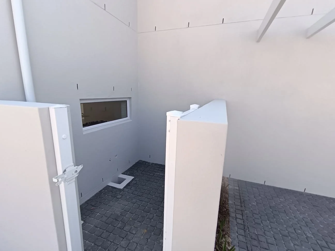NEWLY BUILT 3-BEDROOM HOME TO RENT  AT VOLIERE ESTATE, STELLENBOSCH <br/><br/>Available from 1 October 2026 / Rental: R30 000 per month