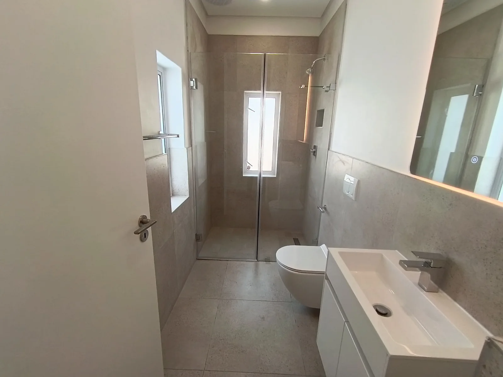 NEWLY BUILT 3-BEDROOM HOME TO RENT  AT VOLIERE ESTATE, STELLENBOSCH <br/><br/>Available from 1 October 2026 / Rental: R30 000 per month