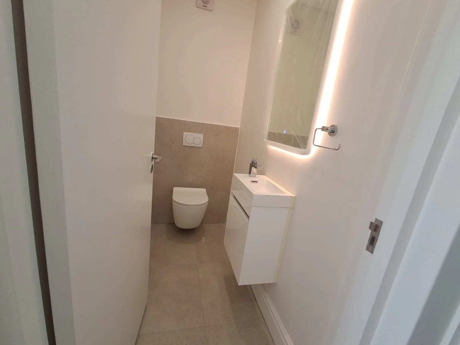 NEWLY BUILT 3-BEDROOM HOME TO RENT  AT VOLIERE ESTATE, STELLENBOSCH <br/><br/>Available from 1 October 2026 / Rental: R30 000 per month