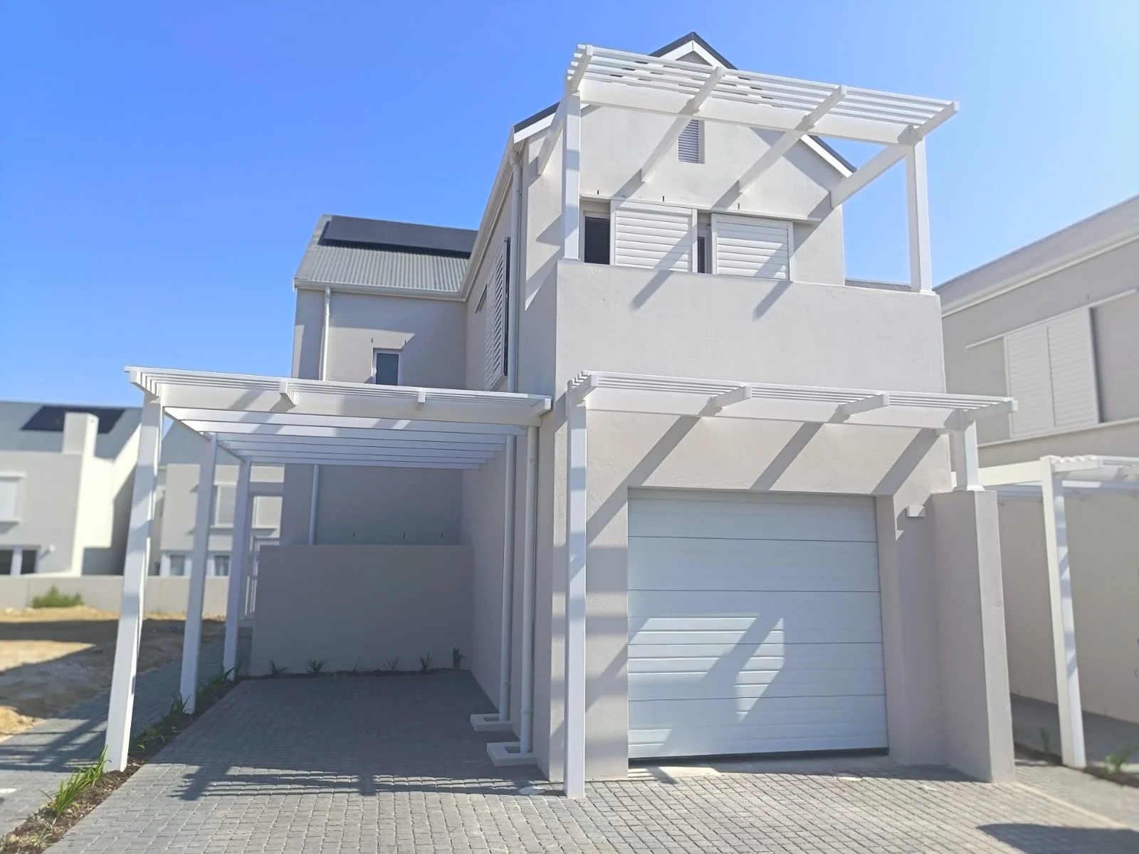 NEWLY BUILT 3-BEDROOM HOME TO RENT  AT VOLIERE ESTATE, STELLENBOSCH <br/><br/>Available from 1 October 2026 / Rental: R30 000 per month