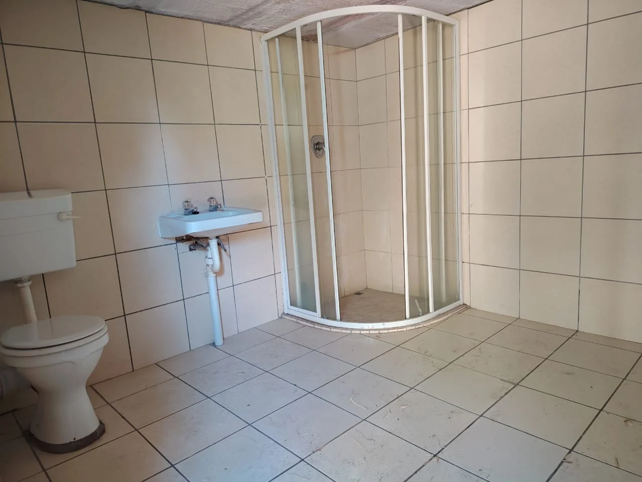 Fabulous Family Home , Great condition with ample space for All