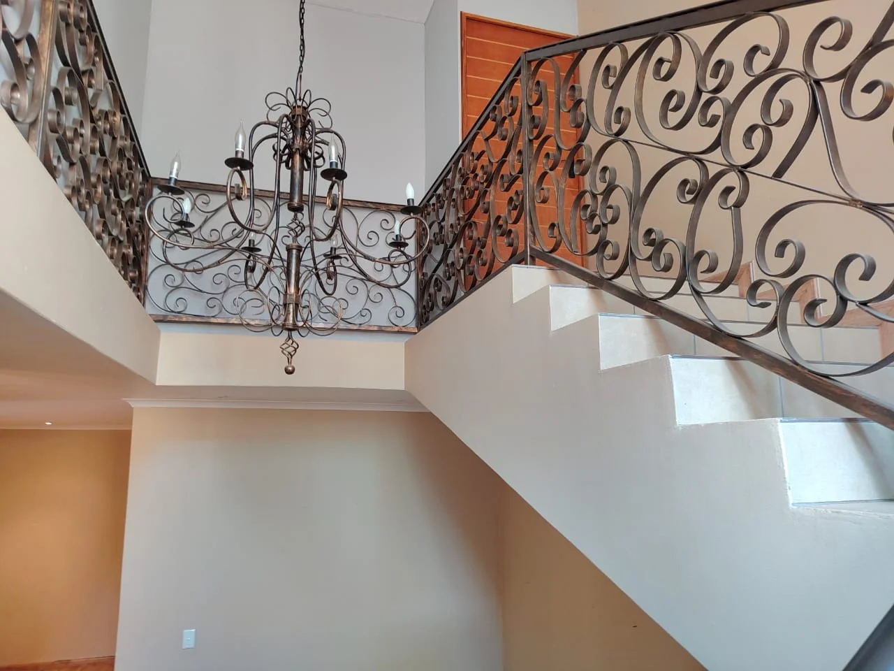 Fabulous Family Home , Great condition with ample space for All