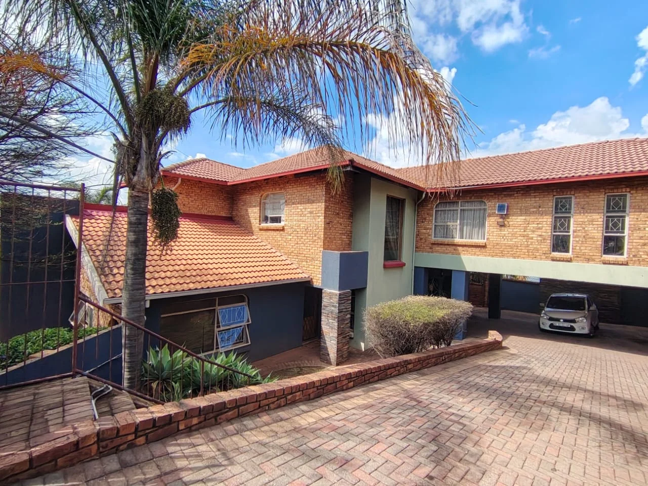 Fabulous Family Home , Great condition with ample space for All