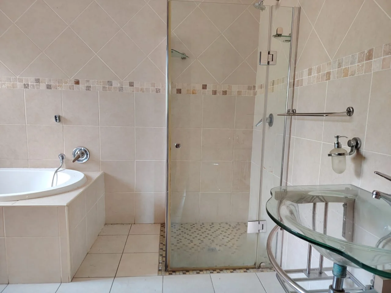 Fabulous Family Home , Great condition with ample space for All