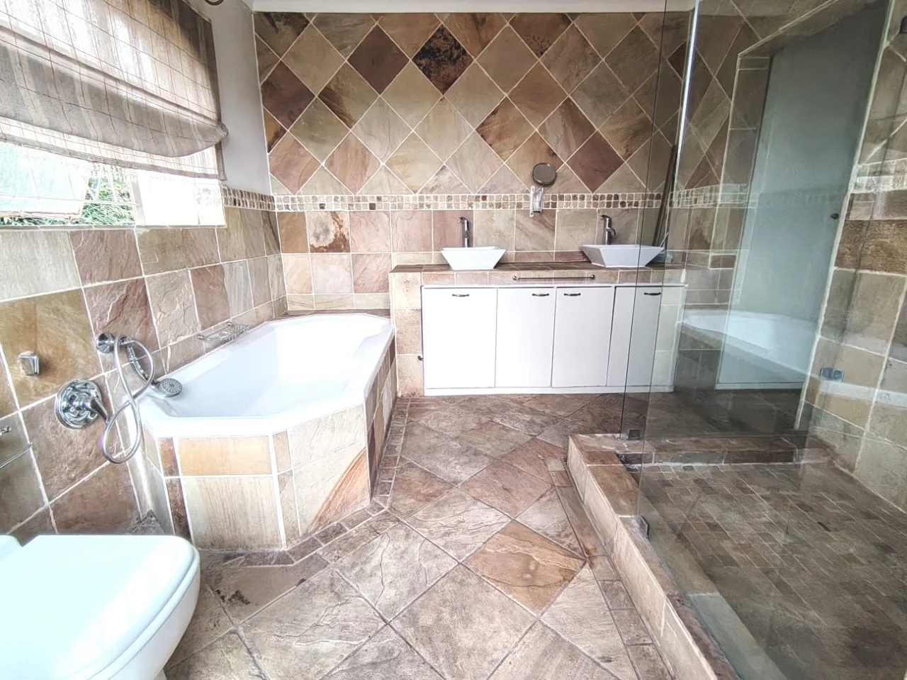 Fabulous Family Home , Great condition with ample space for All