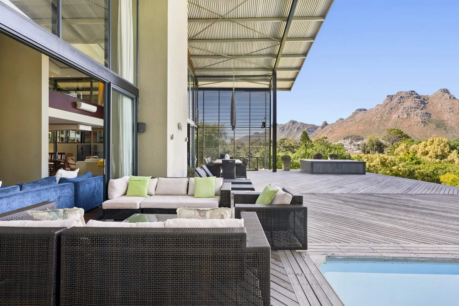 A One-of-a-Kind Forest Retreat with Unforgettable Views and Luxury Living